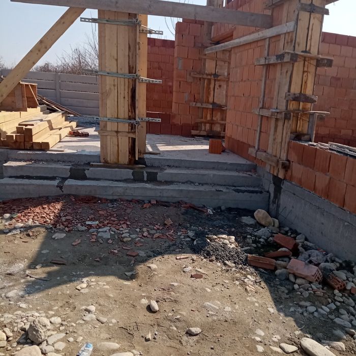 Vând casa Ștefănești Zavoi str Teilor