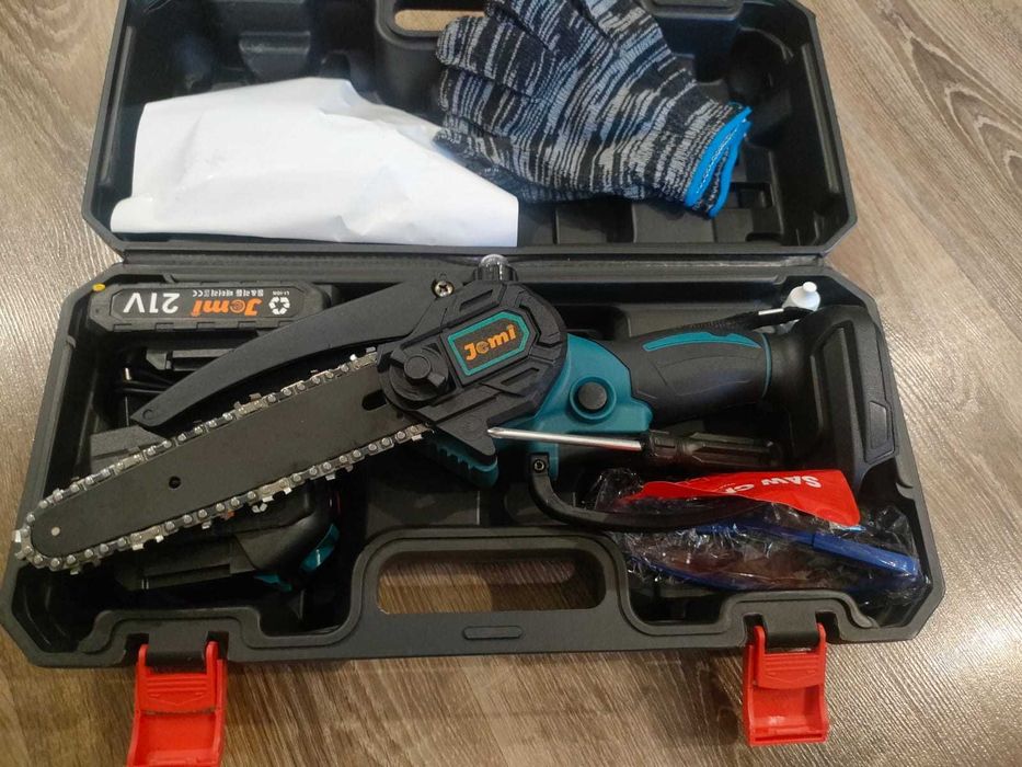 Бесщеточный ударный шуруповерт