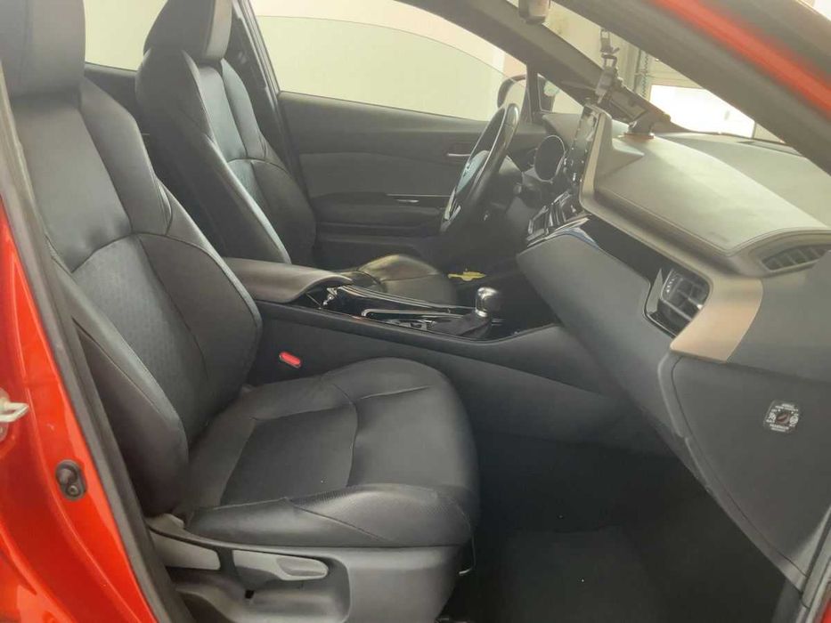 Toyota C-HR 2.0 184ks Hybrid Premiere