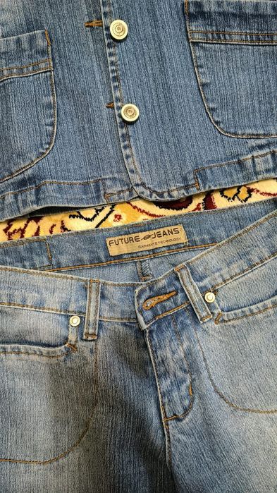 Продам джинсовый костюм