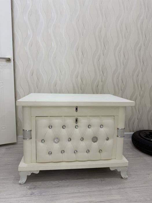 Барлығы жақсы күйде сақталған. Бағасын келісеміз.