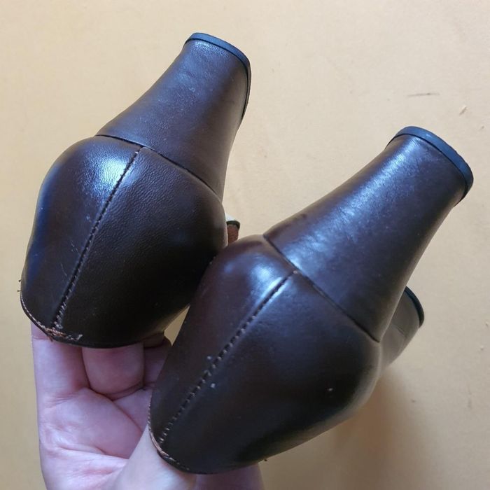 Pantofi clasici maro cu toc pătrat