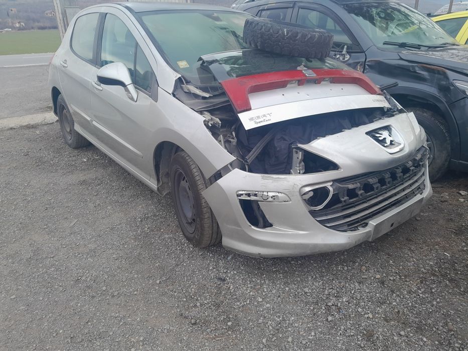 Продавам пежо 308 на части