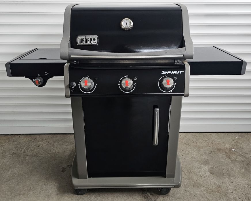 Газово барбекю WEBER