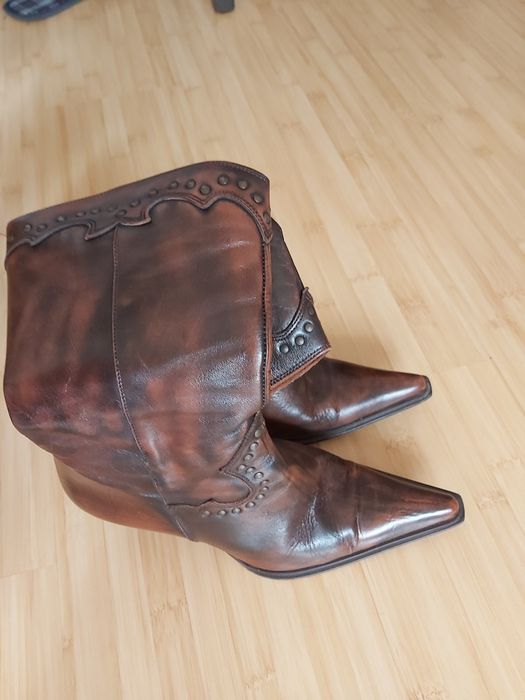 Vand cizme maro piele ,cu fermoar in interior