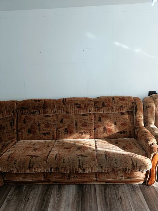 Colțar extensibil + fotoliu – stare bună