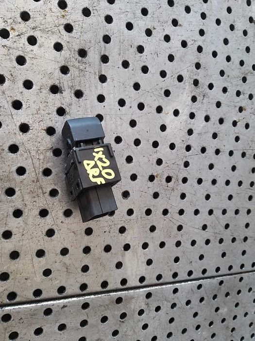 Buton geam electric dreapta fata hyundai ix20 935751h000
