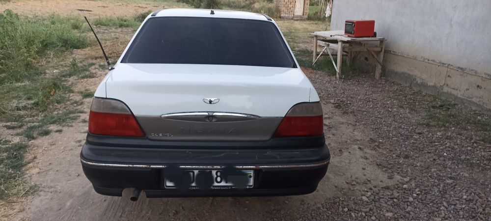 Nexia 1 holati yaxshi 1998 yil gaz benzinda yuradi