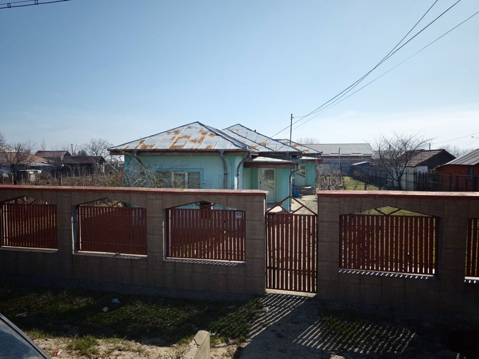 Casa de vânzare în sat oreavul com.Valea Ramnicului