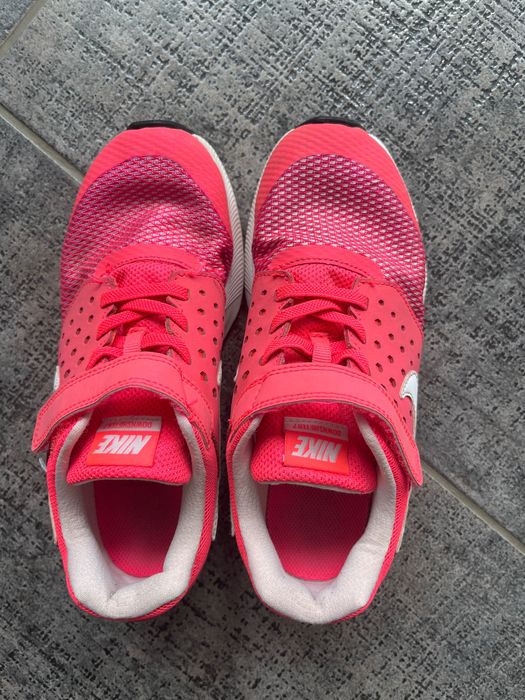 Маратонки Nike р.34