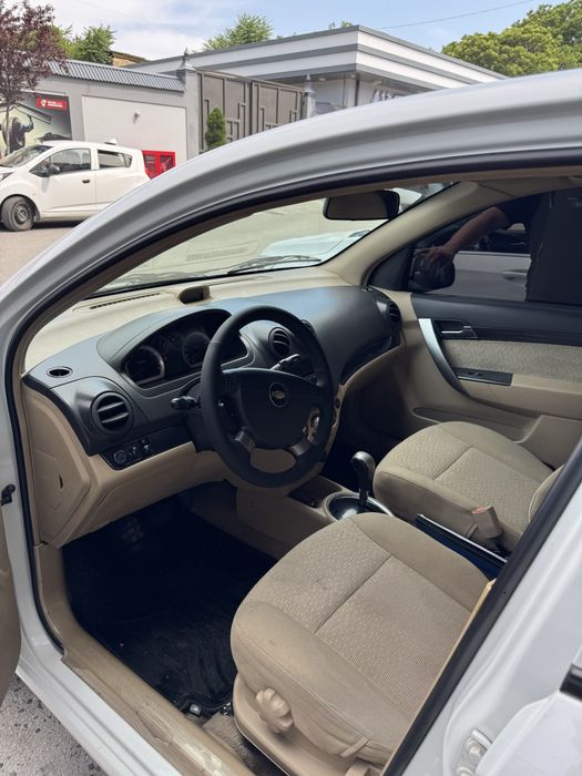 Продам нексию автомат