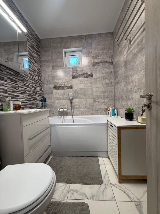 Inchiriez , 2 camere Pajura, renovat, mobilat si utilat