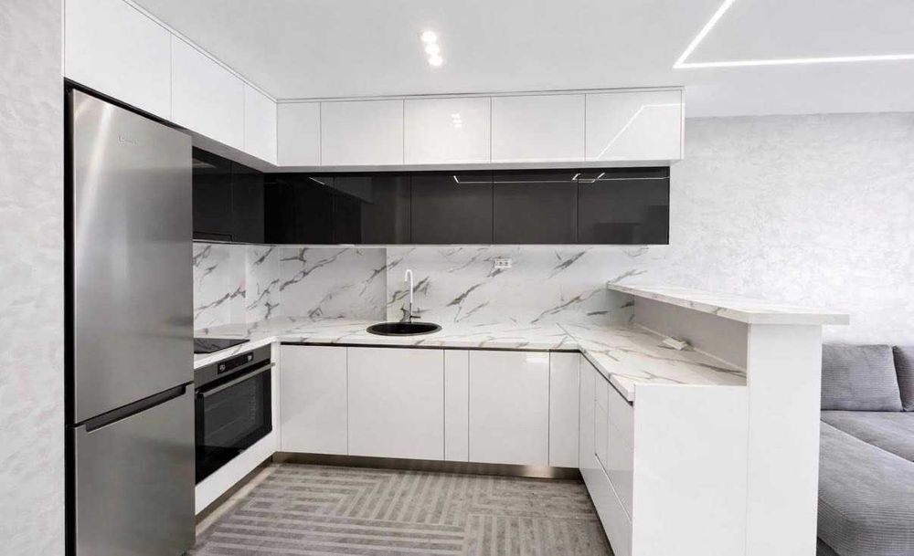 Дава се под наем Тристаен апартамент в София, Зона Б-18 - 90 кв.м за 663 € - Снимка #1