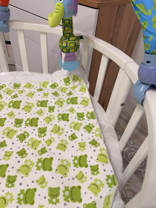 Манеж, детская кроватка