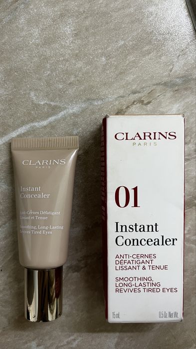 Консилер Clarins