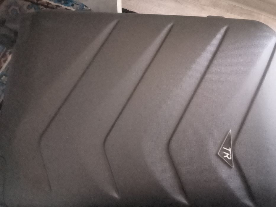 Чемодан для дорог