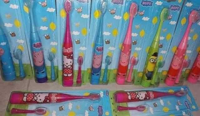 Детска електрическа четка за зъби с анимационни герои + 2-ри накрайник