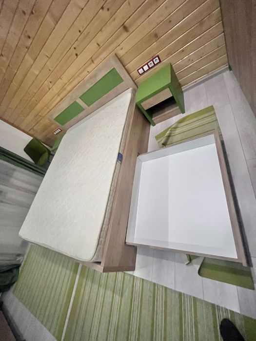 Vând pat matrimonial 2x1,8m