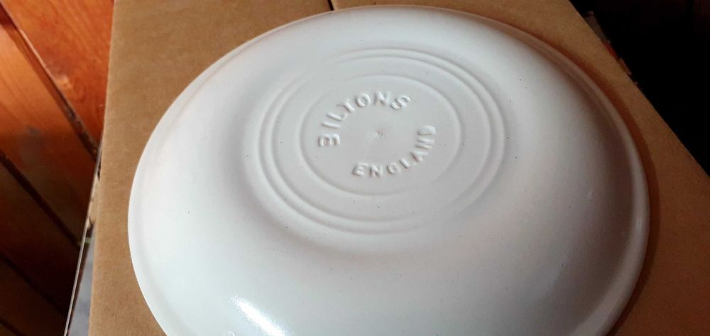 Английски сервиз чай и десерт чисто нов не е разопакован 5 части