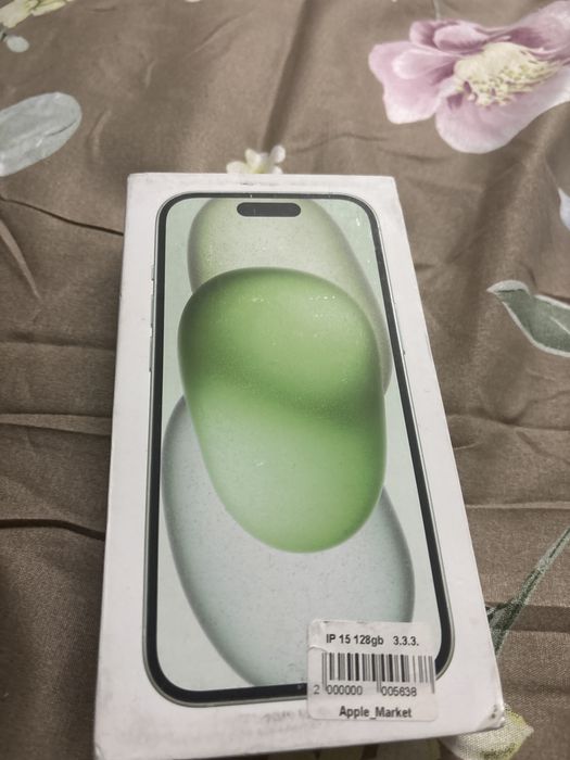 Продам iphone 15  128 gb + Airpods