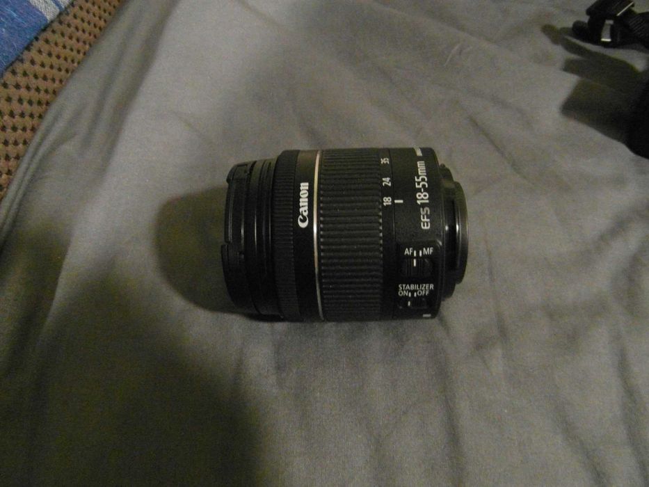 Фотоапарат Canon EOS 550D във идеално състояние,със - 4 бр.Обективи