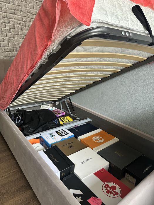 Односпальная кровать