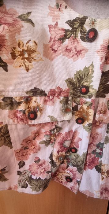 Vând geacă de blugi