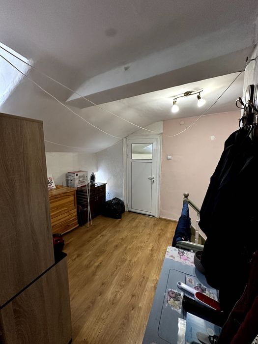 Дава се под наем Етаж от къща в Пловдив, Център - 106 кв.м за 329900 € - Снимка #16