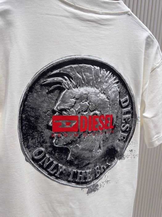 Oferta!! Tricou luxury si model foarte rar. Toate mărimile