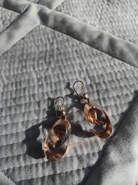 Золотые серьги Нефертити