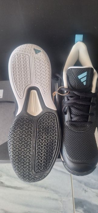 ЧИСТО НОВИ оригинални Adidas
