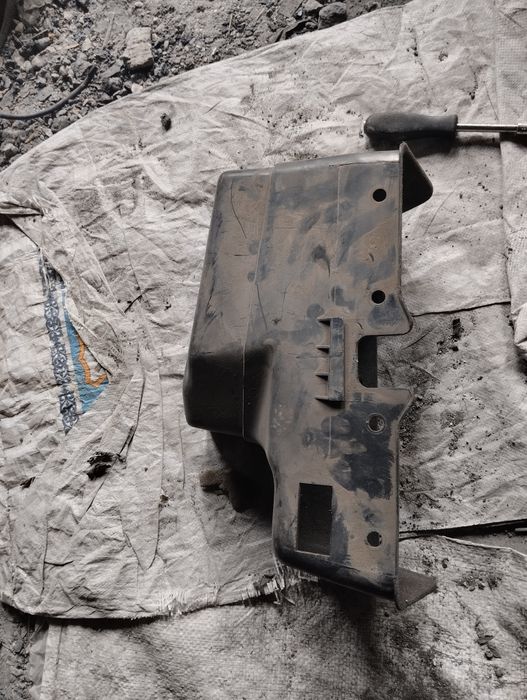 Корпус бардачка Мерседес 190 продам