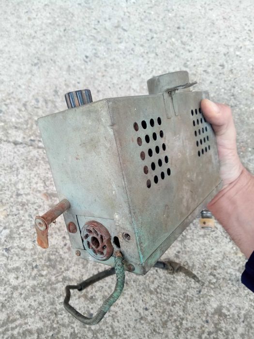 Старо радио за стара ГАЗ М20 Победа