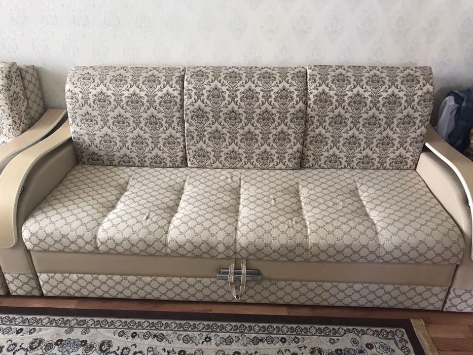 Срочно продам раскладной диван с креслом!
