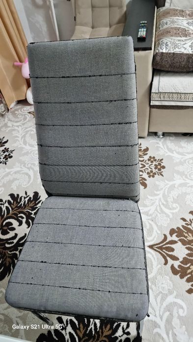 Стулья 4 штуки с чехлом