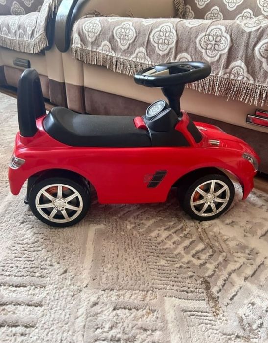 Продам новую детскую машинку