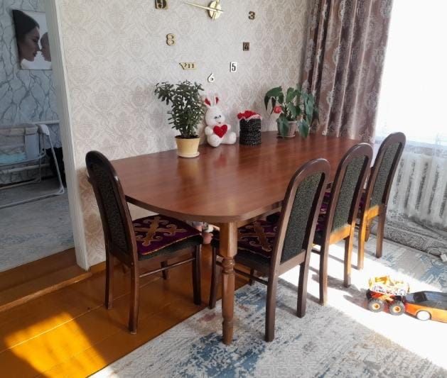 Продам стол и 6 стульев