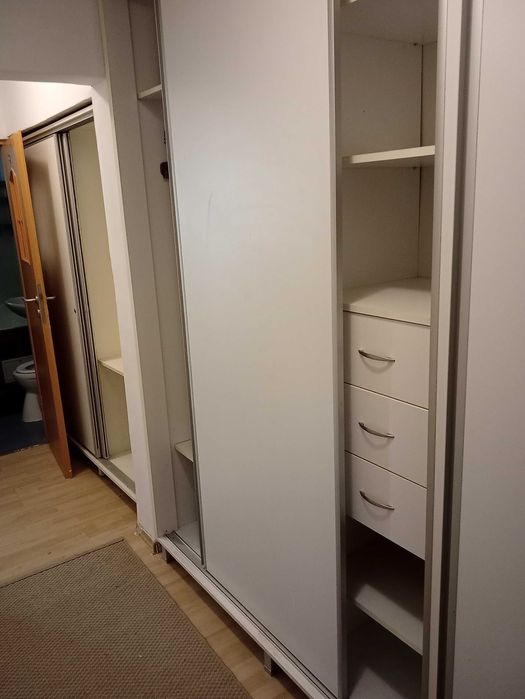 Titan 3 camere de inchiriat