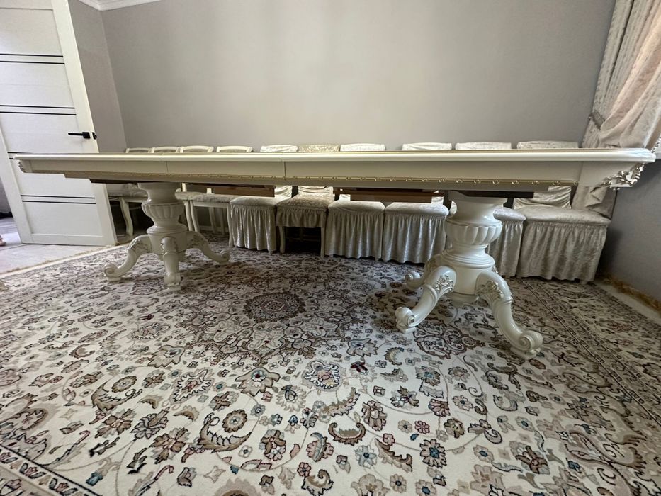 Продам стол натуральное дерево дуб