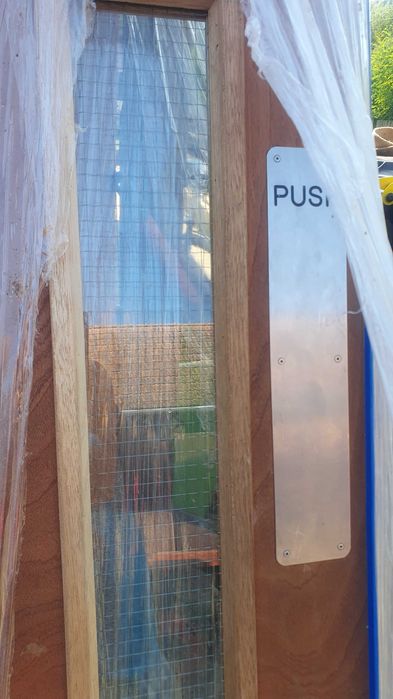 Vind 2 usi bucatarie antifoc