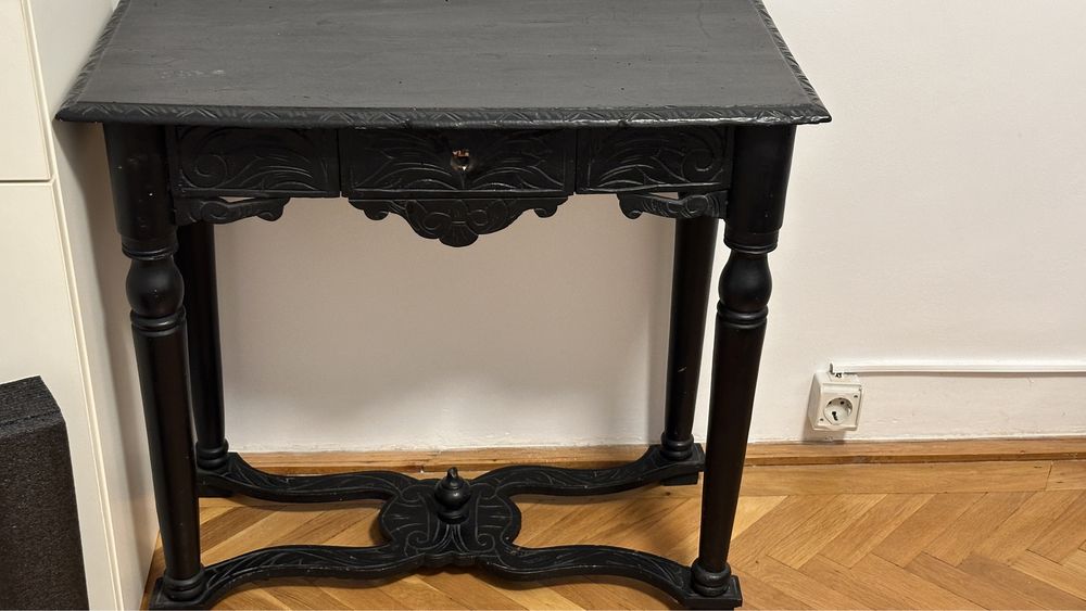 Oglinda si masuta set sculptata manual