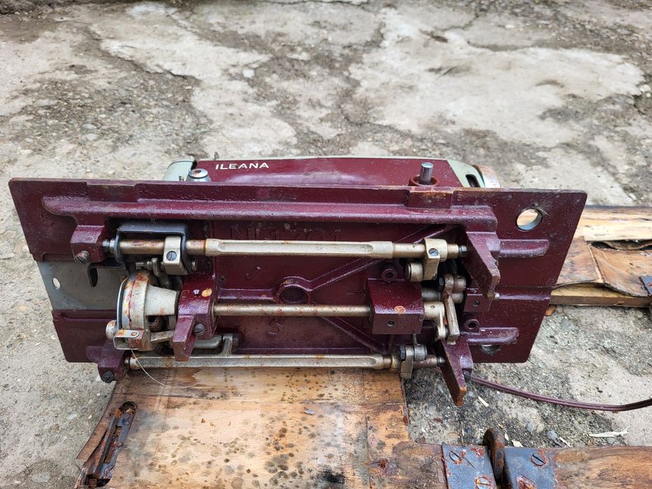 Masina de cusut Ileanea pentru recomditionat / piese