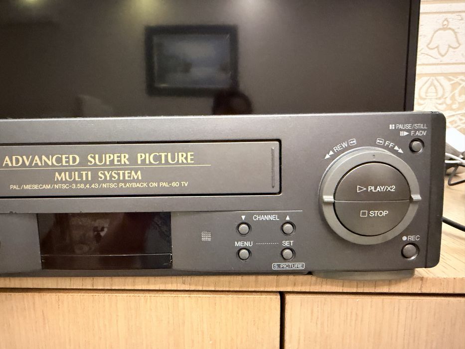 Продам видеоплеер Sharp VC-RA33