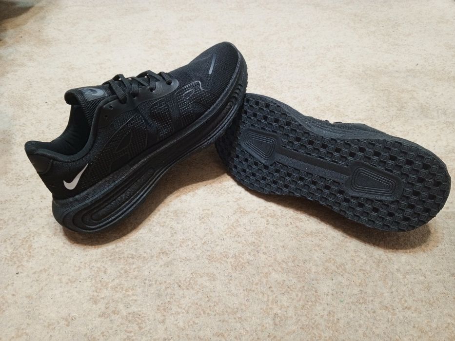 Новые легкие Nike, 43 размер