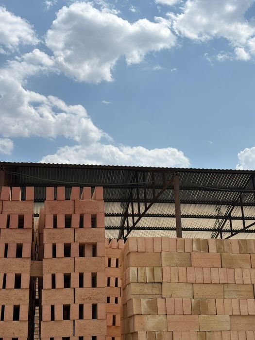 Качественный красный кирпич