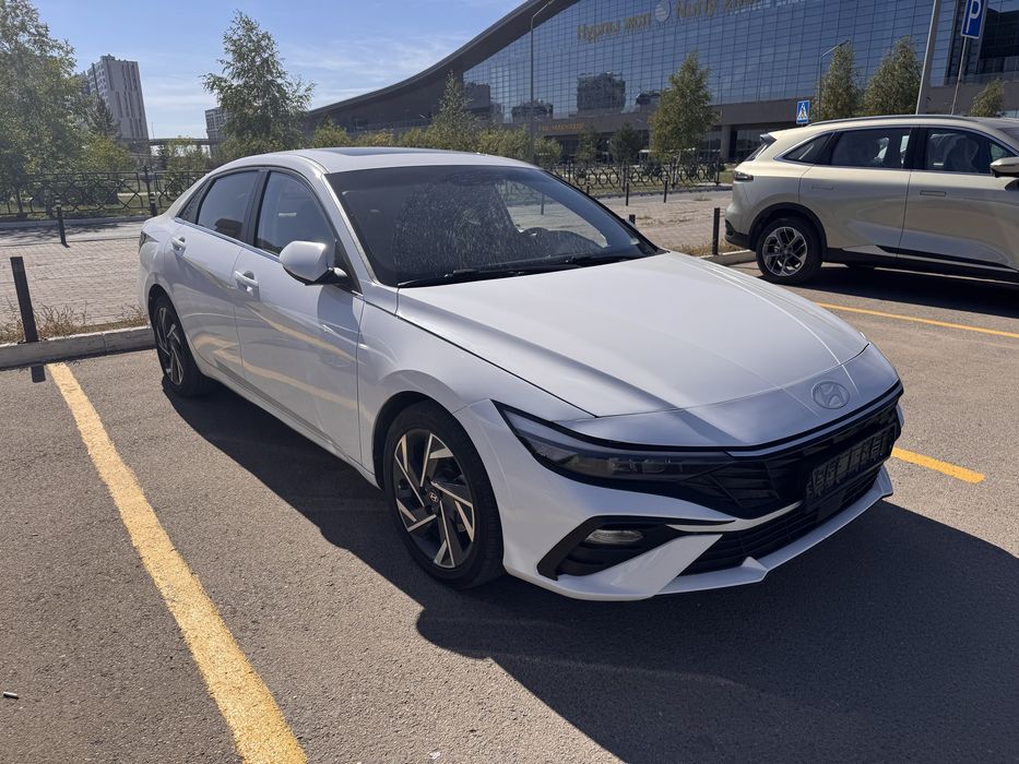 Hyundai Elantra 2024