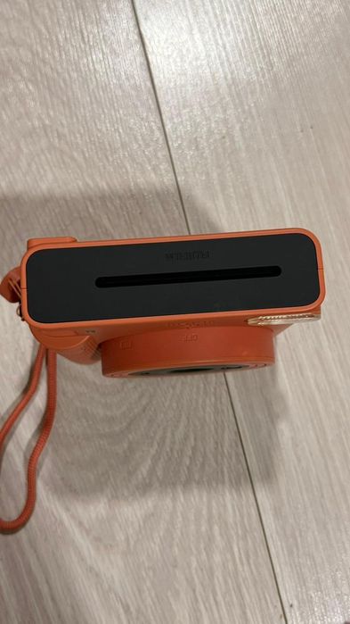 Продаются instax square SQ1