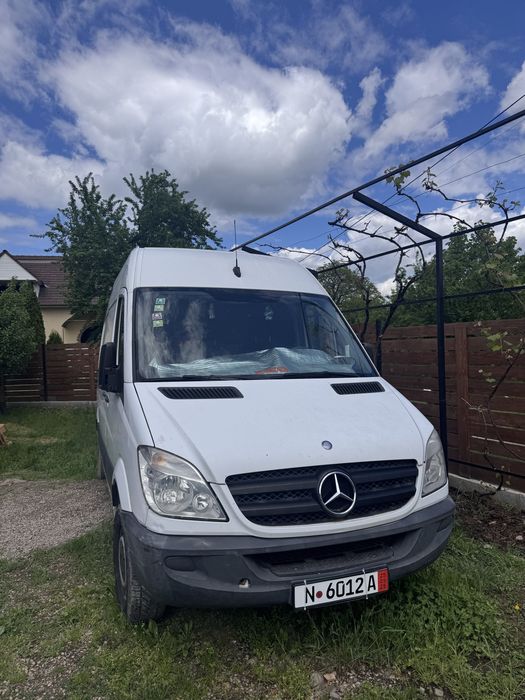 De vânzare / dezmembrez Mercedes-Benz Sprinter 313 CDI 2.2 diesel – motor defect