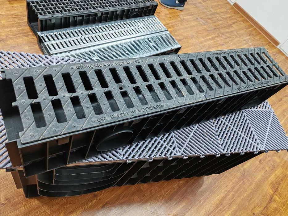 Лоток водоотводный + чугунная решётка