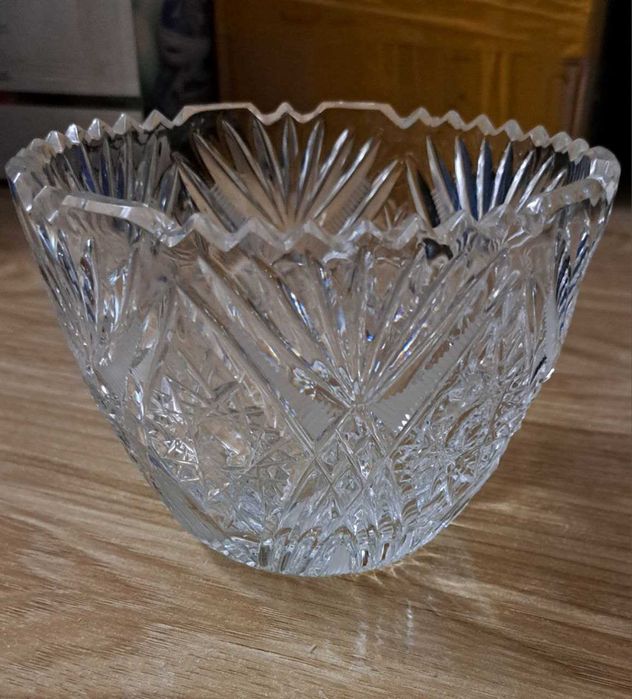 Хрустальная вазочка